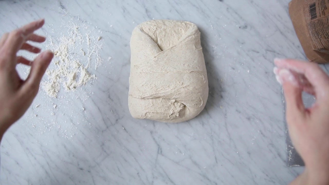 Façonnage: façonner une miche ronde (boule) pour cuisson en cocotte