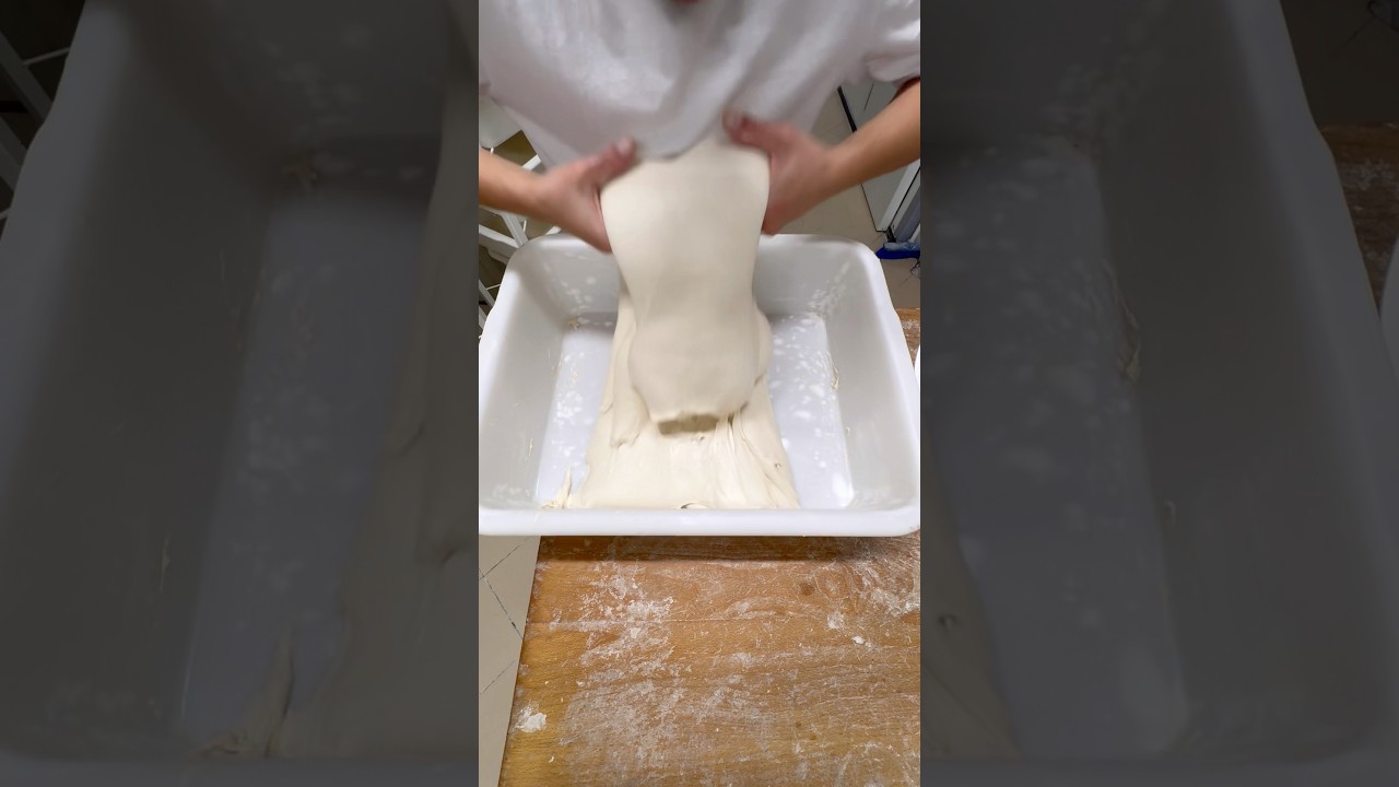 Le secret d’un bon rabat sur pâte de tradition française (ASMR Boulangerie) #sourdough  #bakery